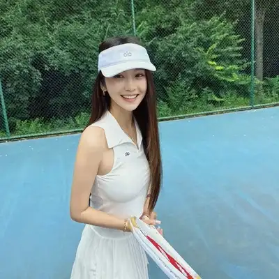 张芳